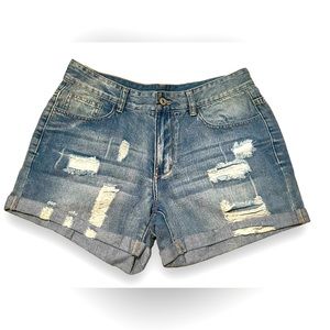 It is Well Boutique 100% Cotton Distressed Denim Shorts Small 4 in inseam NEW